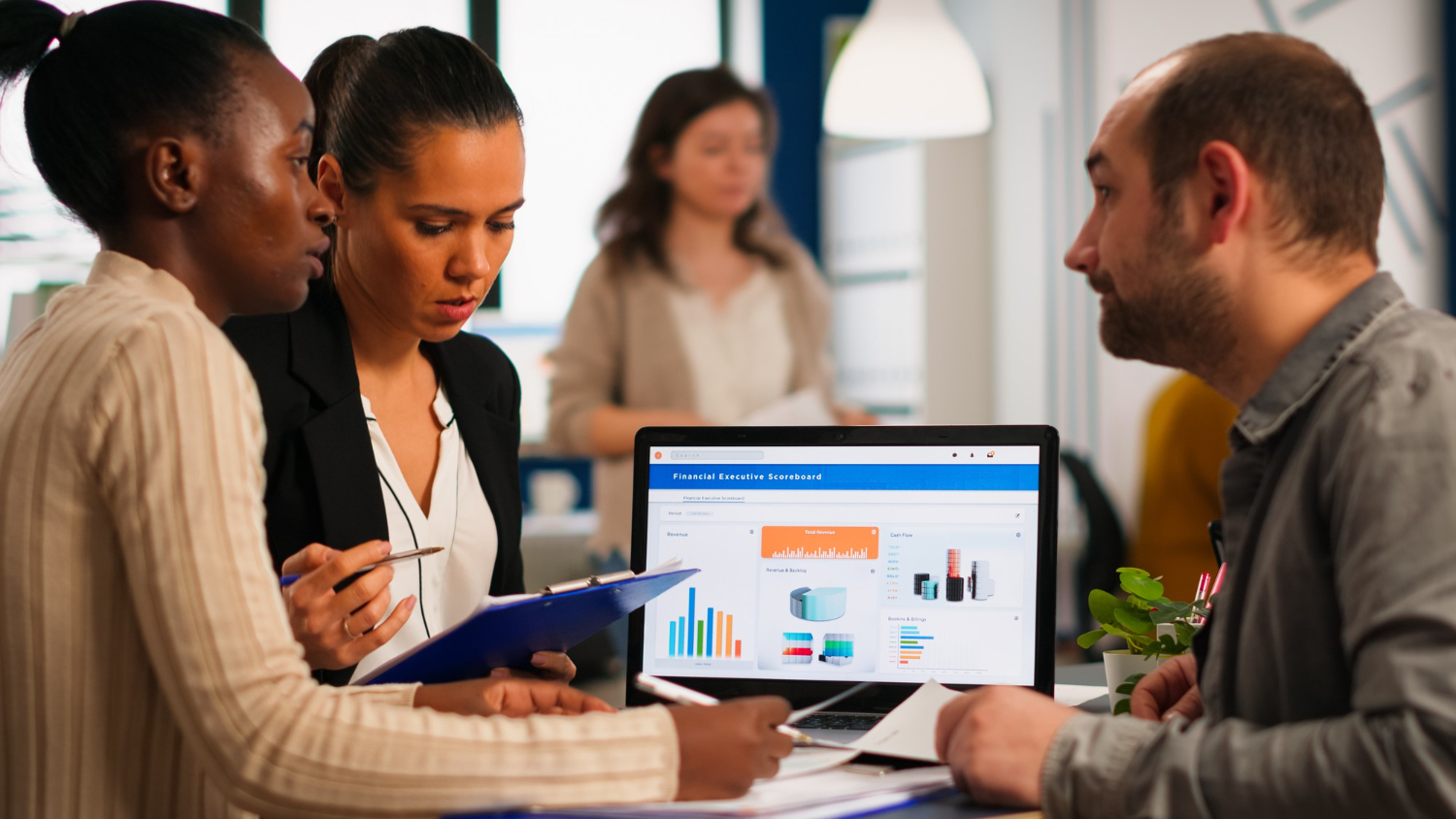 Early Buyer-Intent Signals + Lead Scoring: Timing Follow-Up for Advisors