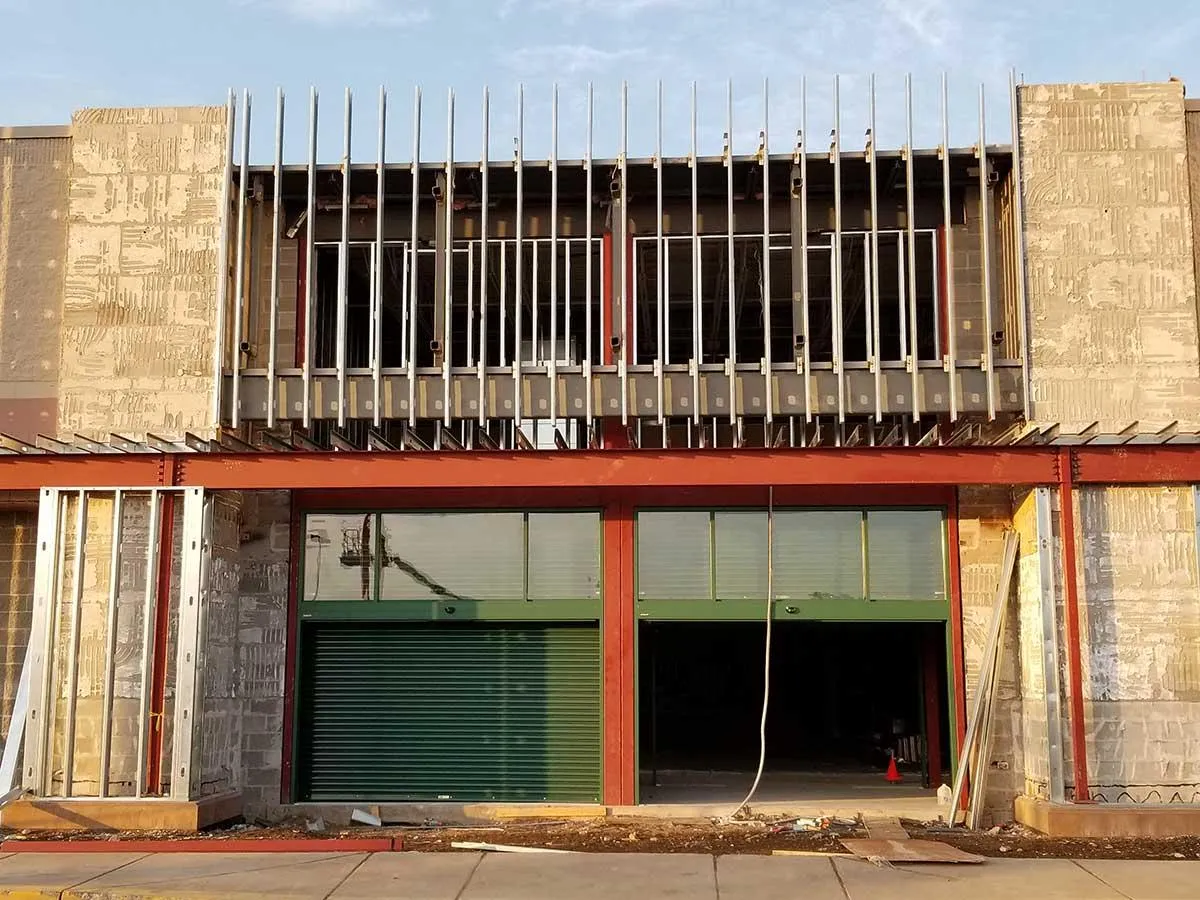 Sportsmans Warehouse exterior of building