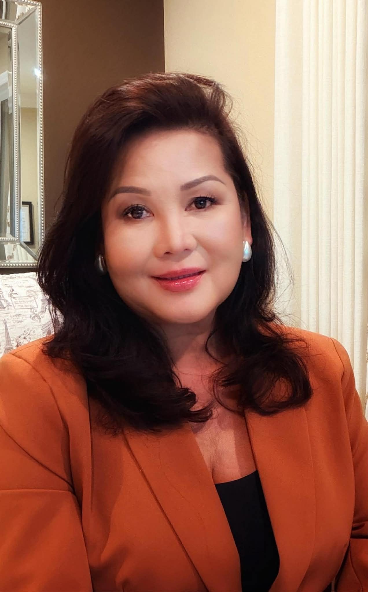 Grace Nicholson – Southern California custom window treatment consultant