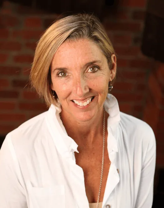 Head and upper body photo of Michelle Cameron Coulter