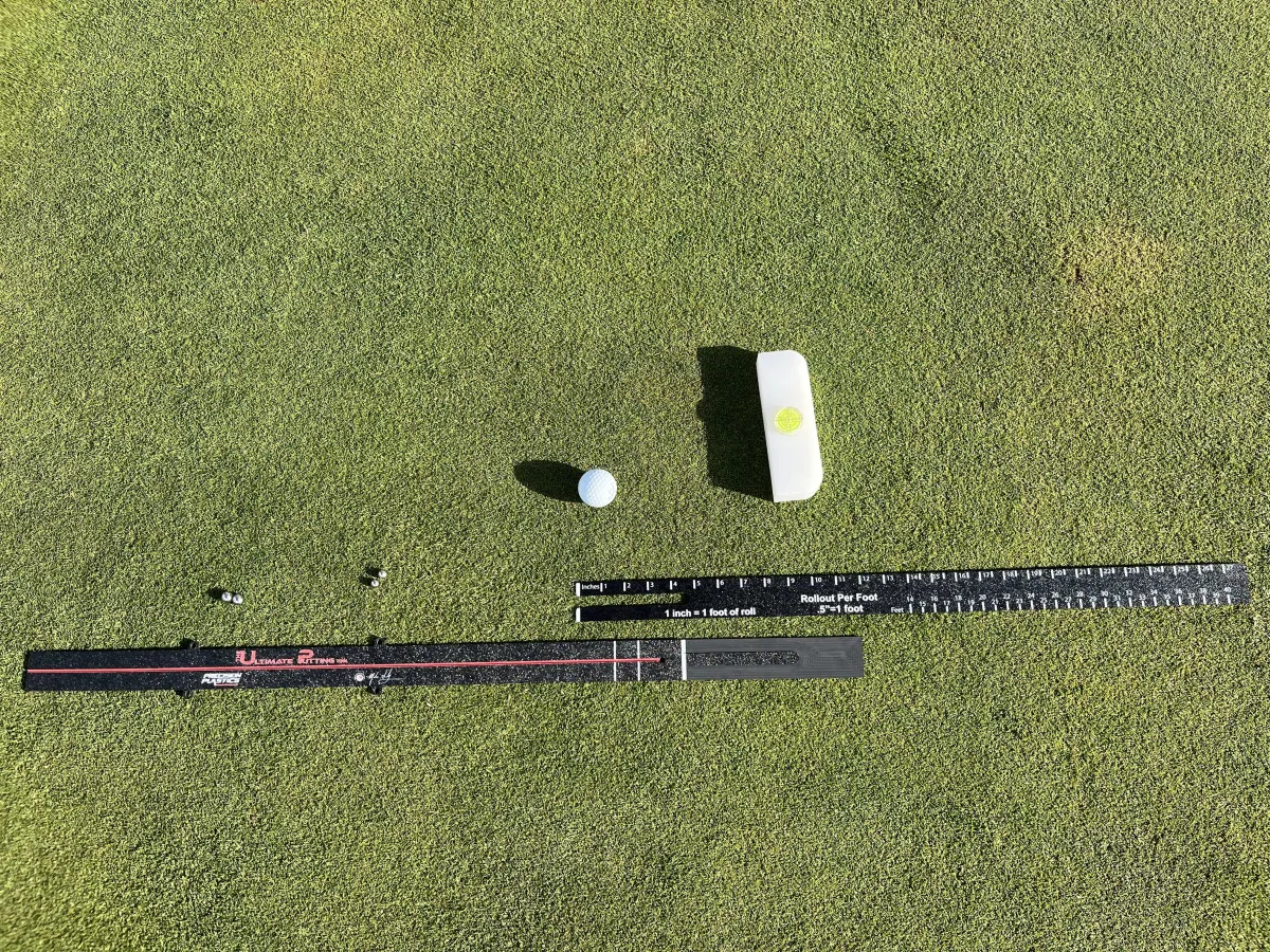 photo of red flag on golf course