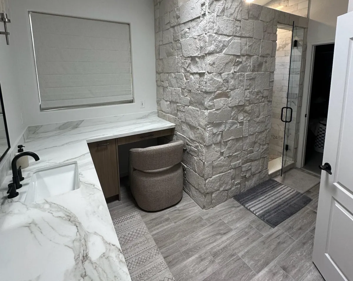 {{ custom_values.service_1 }} in {{custom_values.biz_area_1})