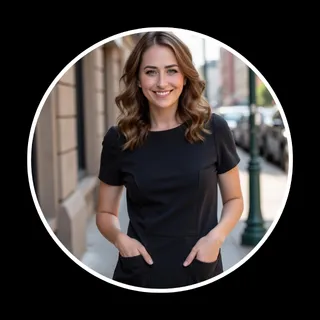 founder of She Profits With Purpose, helping others launch and automate online businesses with done-for-you marketing systems