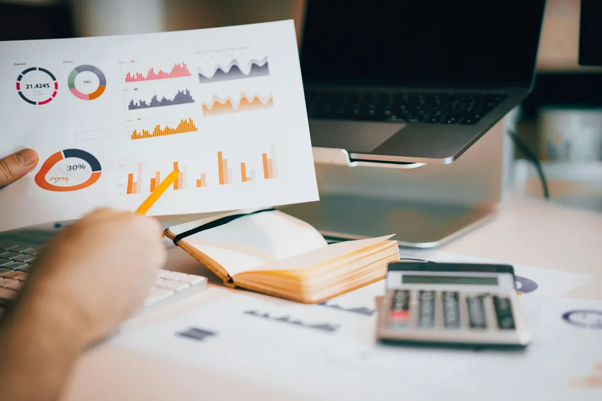Monthly financial reporting charts and records