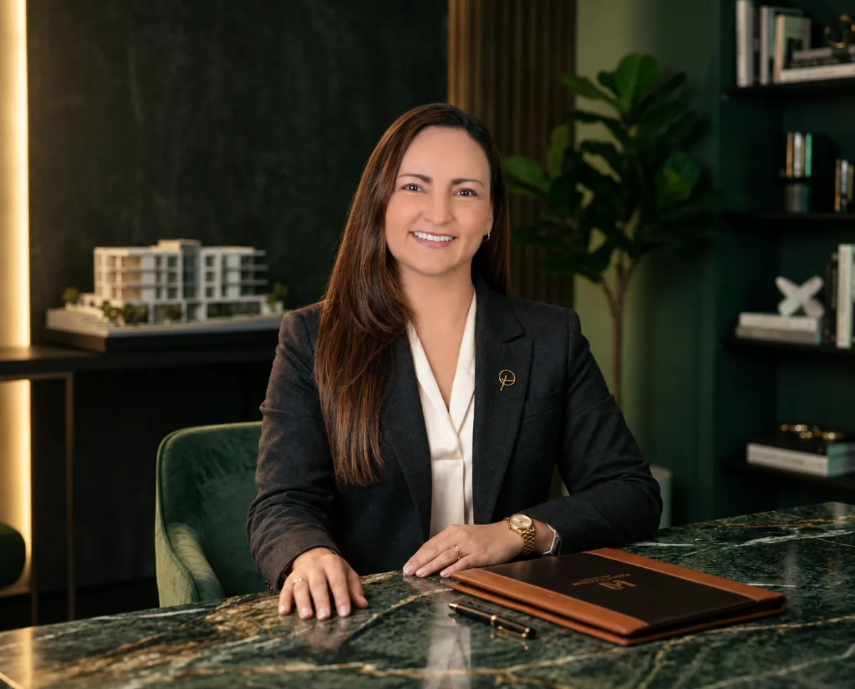 Zuly Cadavid en asesoría personalizada para comprador de propiedad de lujo