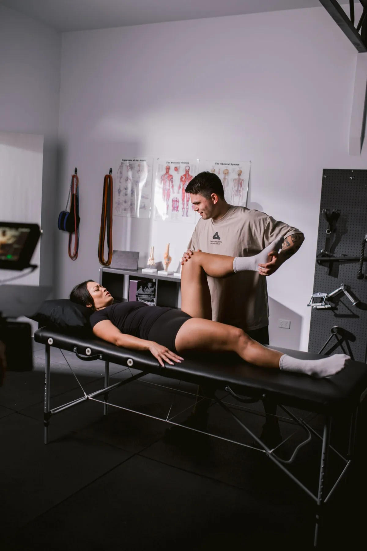 The Real Reason Your Knee Pain Keeps Coming Back (And Why Rest Isn’t Fixing It)