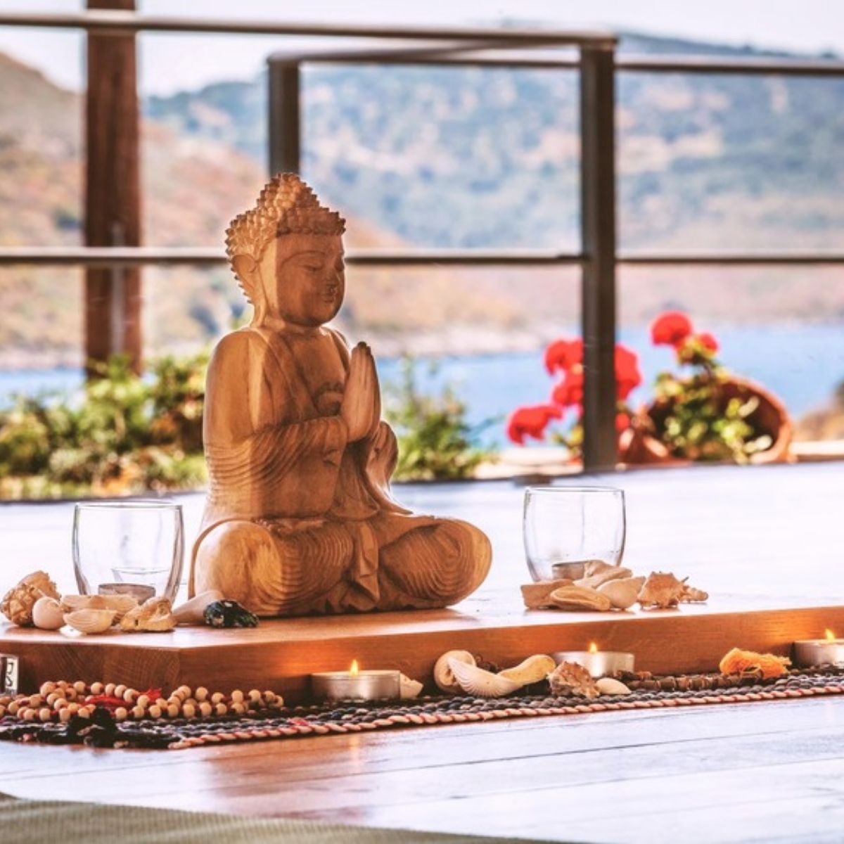 Buddha Statue im Yogaraum