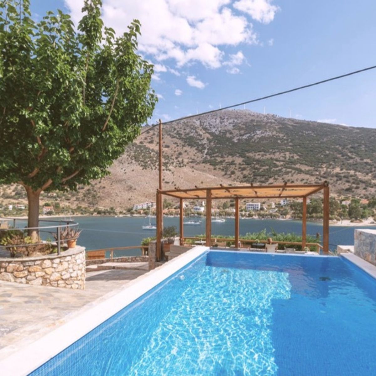 Pool und Meer im Evia Silence