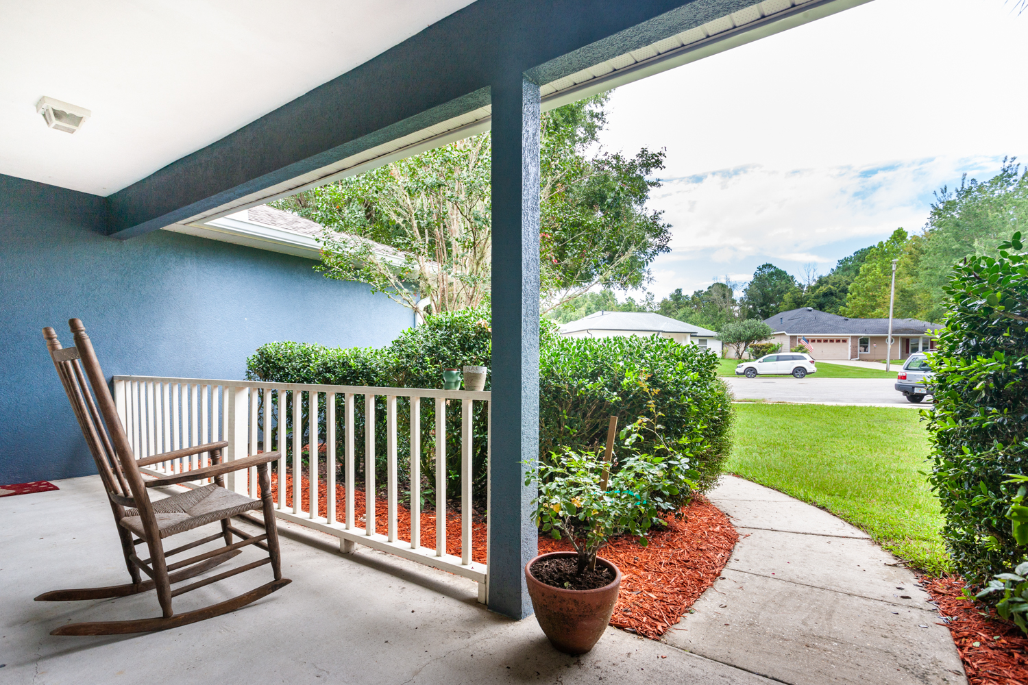 Relaxing front porch Gainesville FL neighborhood