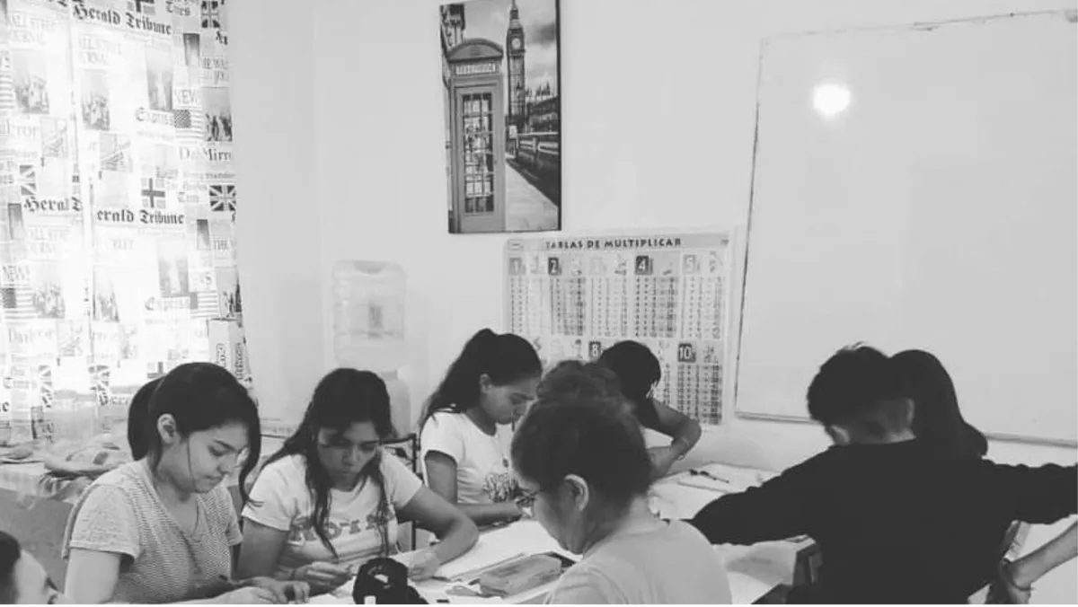 selective focus photography of light bulb