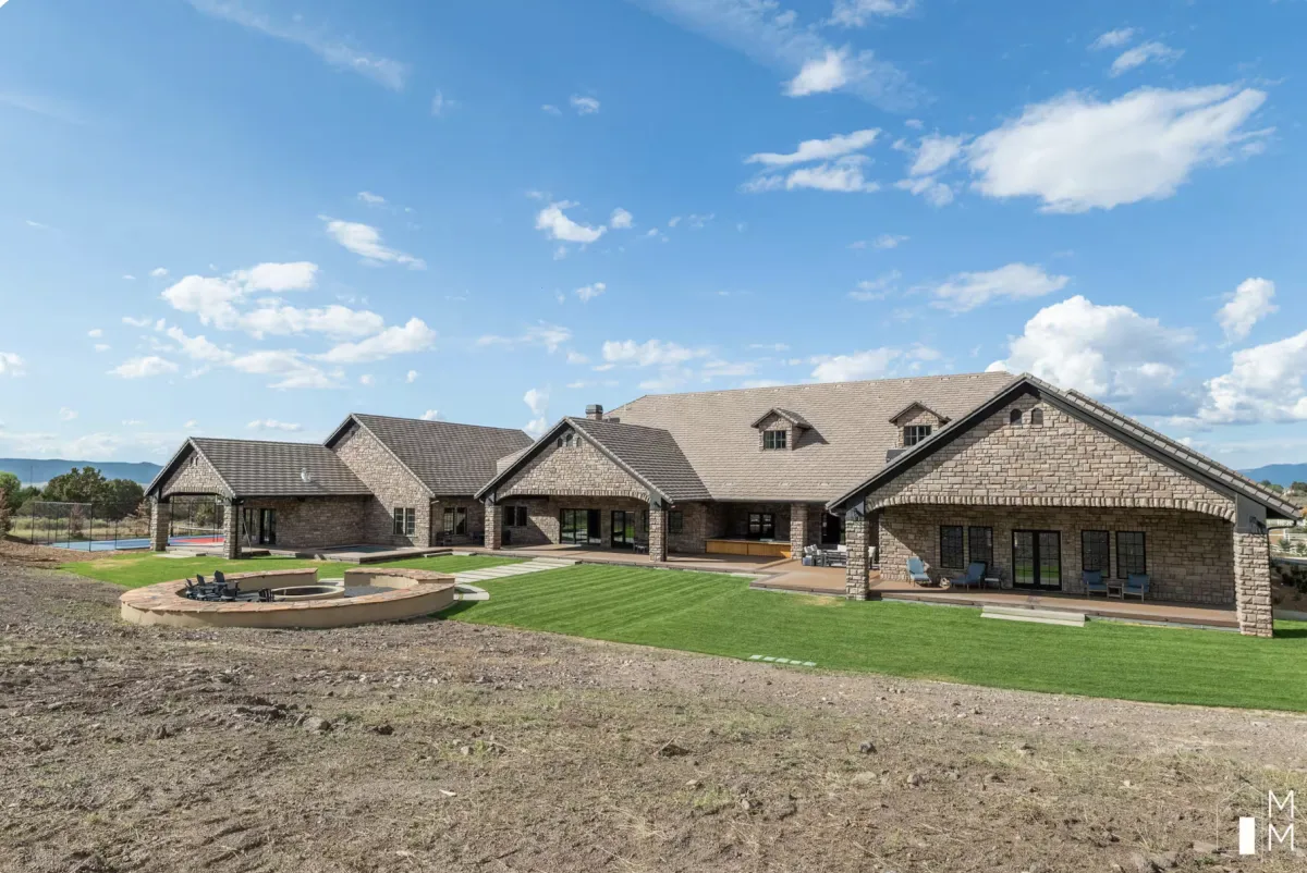 A serene view of the retreat estate grounds