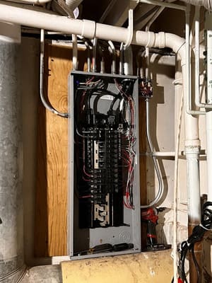 {{ custom_values.service_3 }} in {{custom_values.area_3})