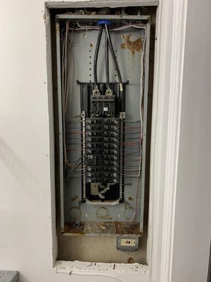 {{ custom_values.service_2 }} in {{custom_values.area_2})