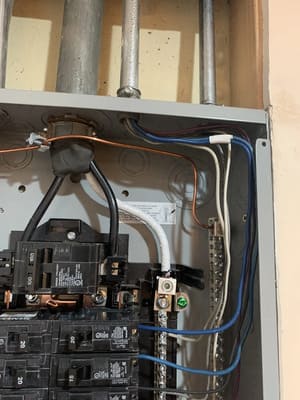 Electrical car charger in Wheaton illinois