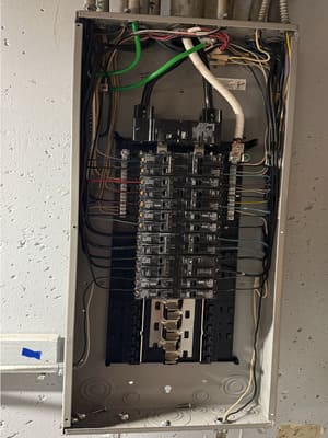 {{ custom_values.service_1 }} in {{custom_values.area_2})