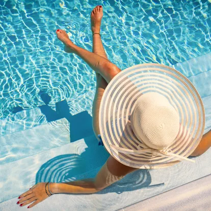 pool cleaning service