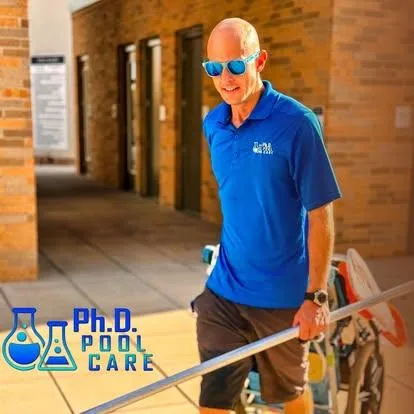 pool cleaning service