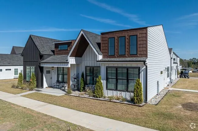 Little Rock Concrete builds and installs Driveway, pathway and patio