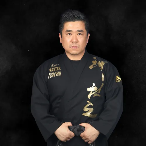 head master / owner of world black belt center photo