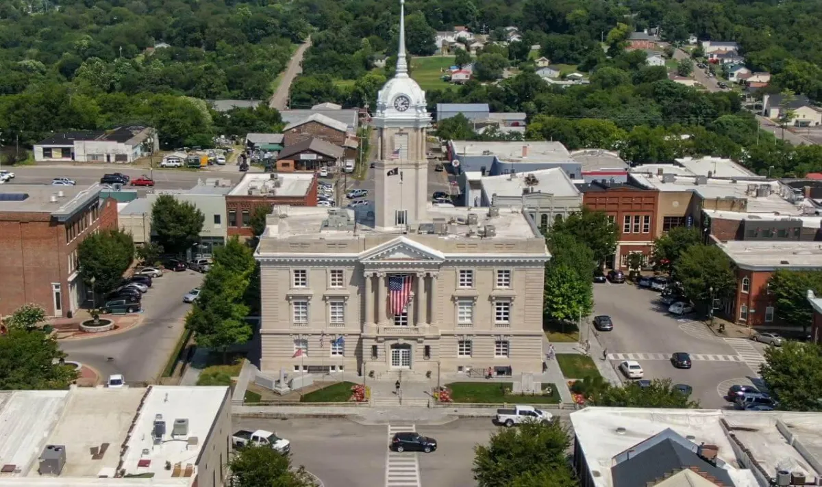 an image of downtown Columbia, Tennessee