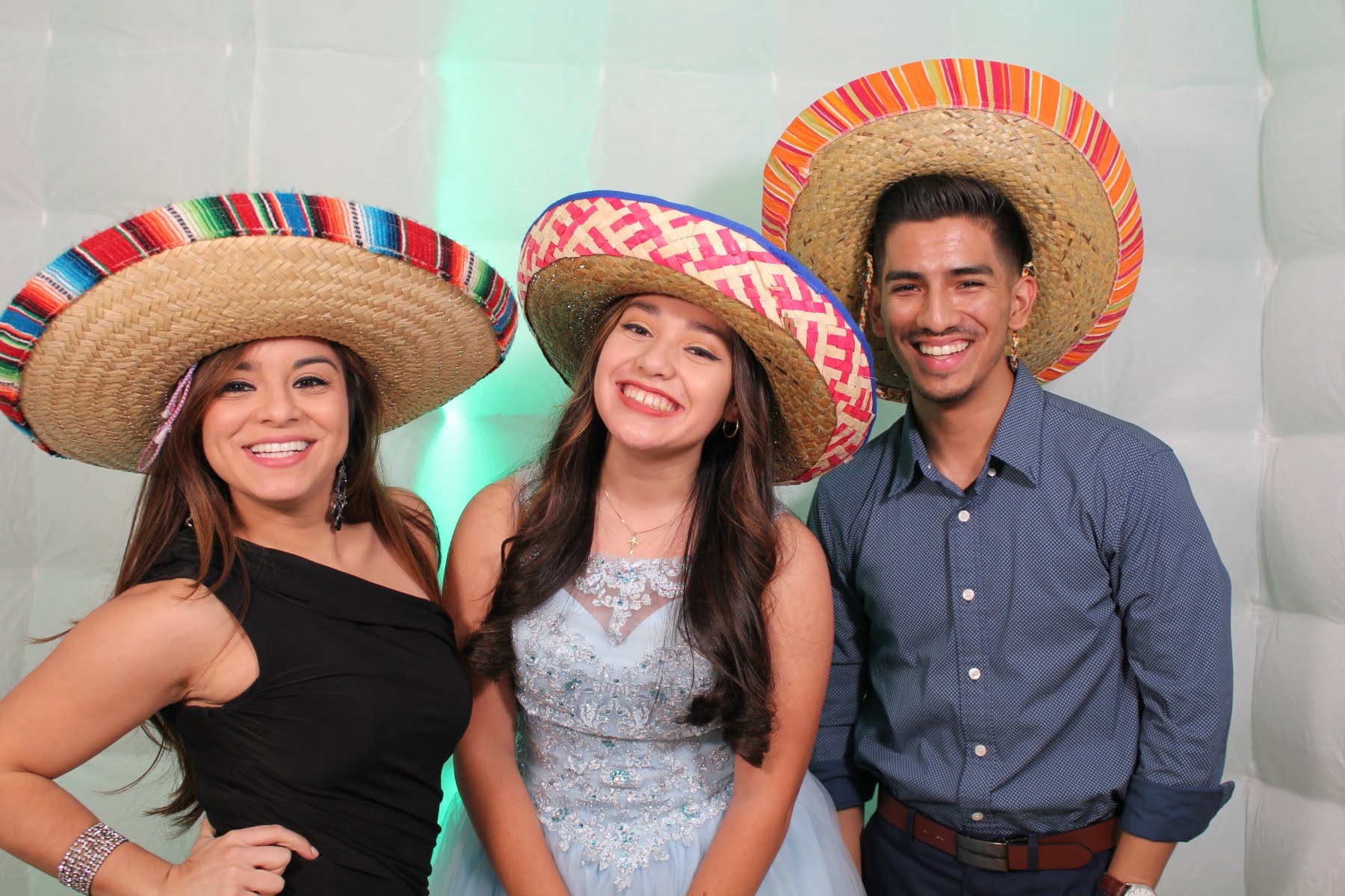 High-resolution DSLR camera in premium photo booth setup – sharp, vibrant images for LA events