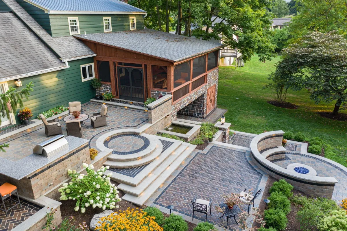 Harrisburg builds and installs Patio