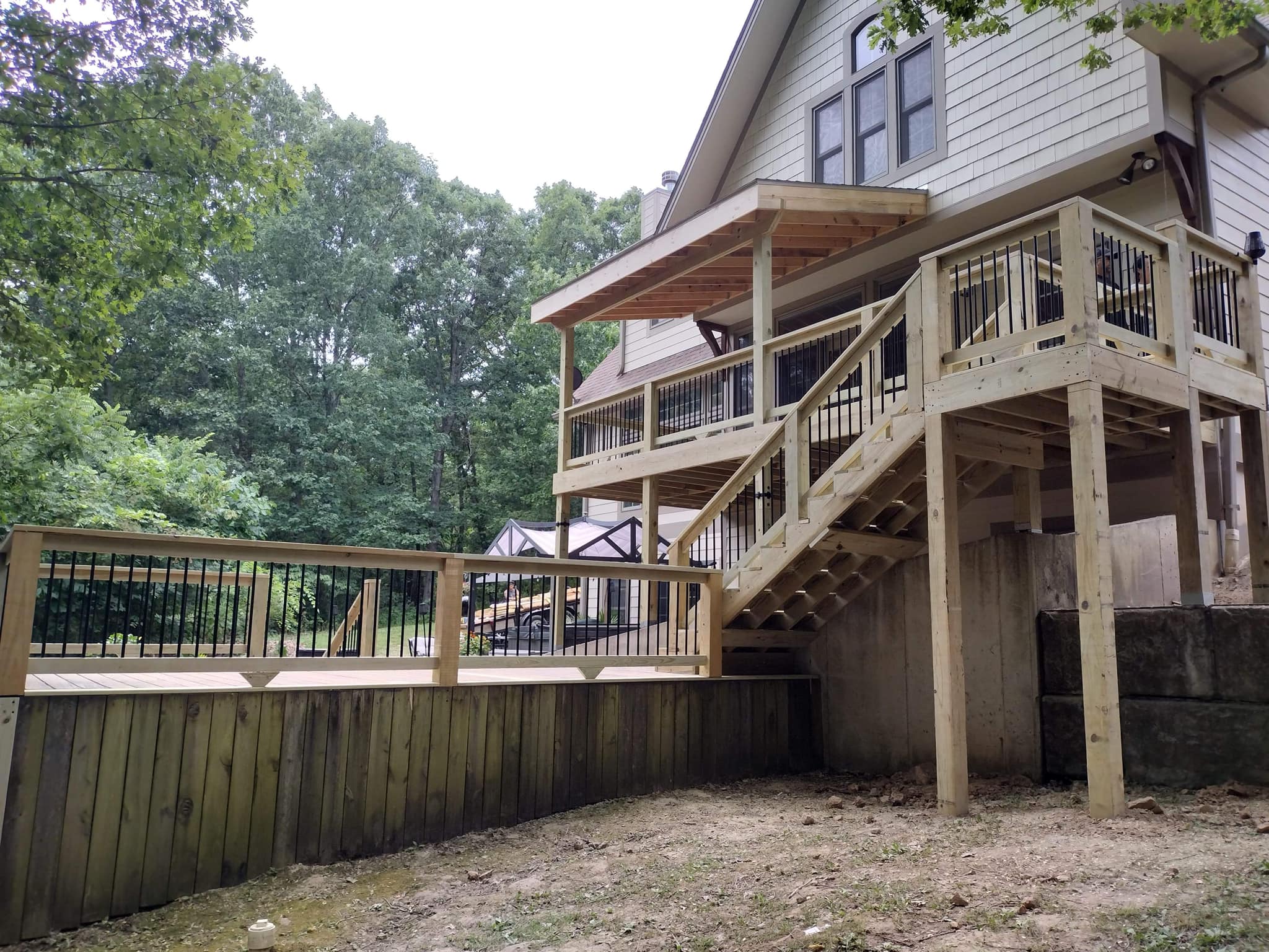 Best Deck Builder in Miami Gardens, FL