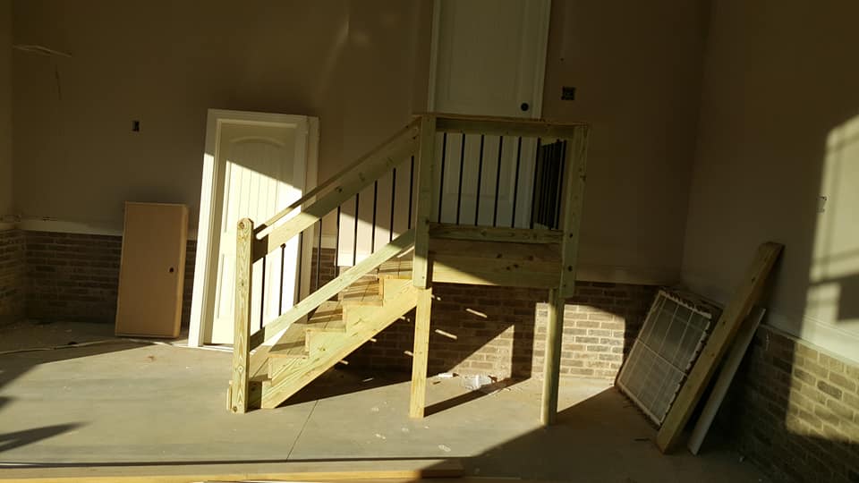 Best Deck Builder in Miami Gardens, FL