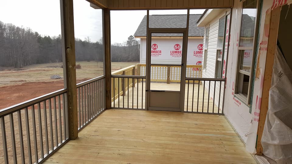 Best Deck Builder in Miami Gardens, FL