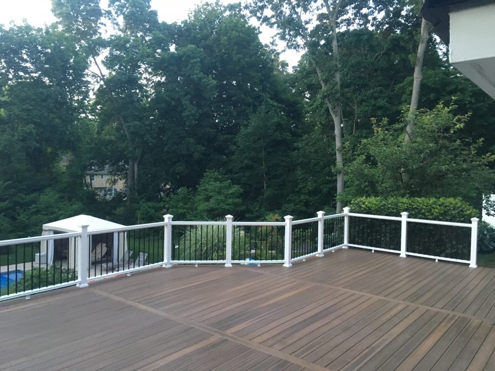 Best Deck Builders in Milwaukee WI