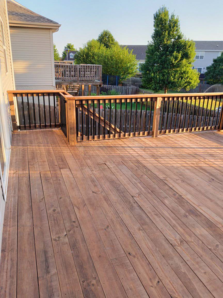 Best Deck Builder in Canton, MS