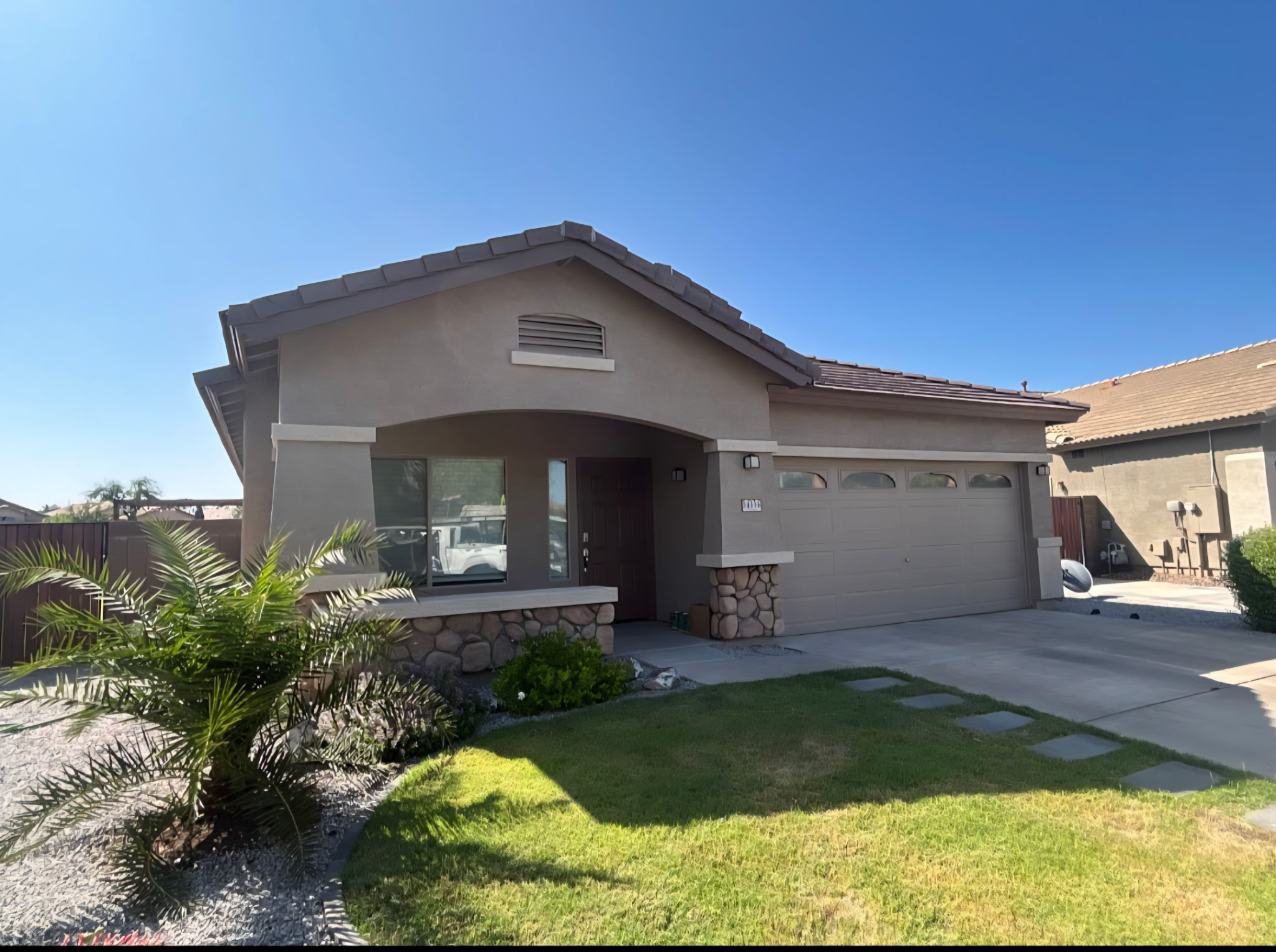 exterior house painters Phoenix, home exterior painting, Phoenix painting contractor, siding painting AZ, outdoor house painting, weatherproof house paint Phoenix, curb appeal painting contractor, residential exterior painters, long-lasting exterior paint Phoenix