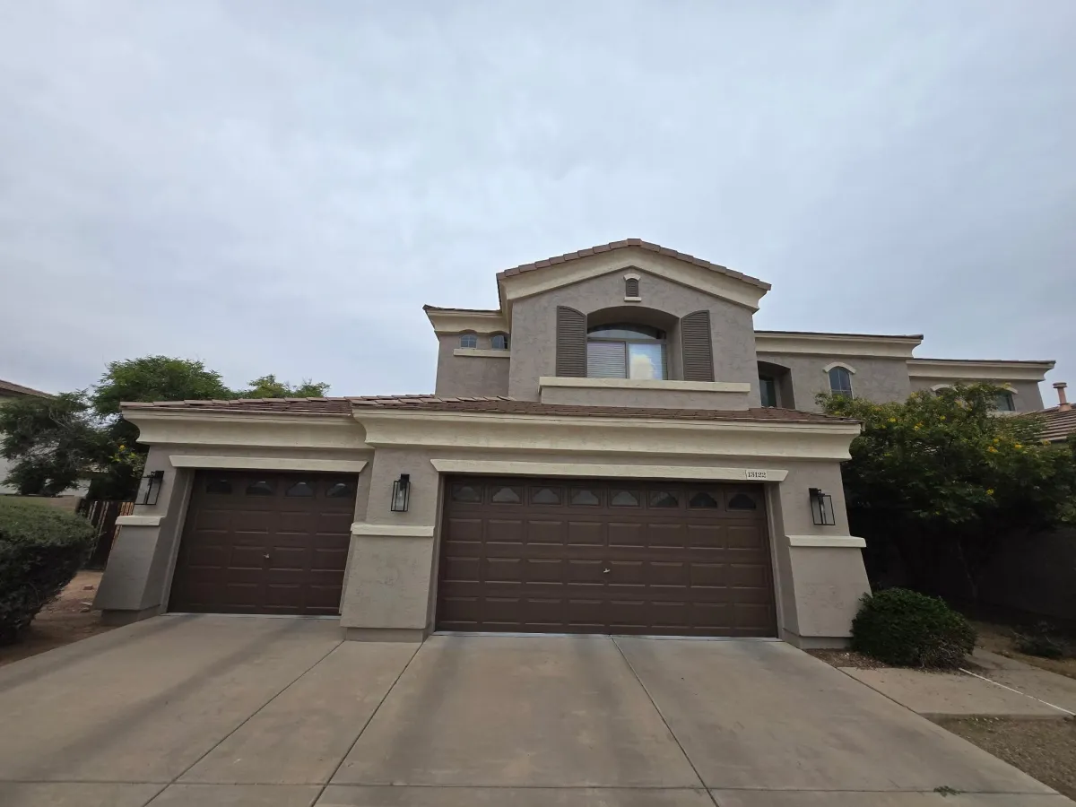 exterior house painters Phoenix, home exterior painting, Phoenix painting contractor, siding painting AZ, outdoor house painting, weatherproof house paint Phoenix, curb appeal painting contractor, residential exterior painters, long-lasting exterior paint Phoenix