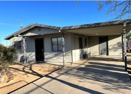 exterior house painters Tucson, home exterior painting, Phoenix painting contractor, siding painting AZ, outdoor house painting, weatherproof house paint Tucson, curb appeal painting contractor, residential exterior painters, long-lasting exterior paint Tucson