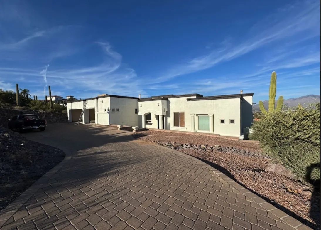 exterior house painters Tucson, home exterior painting, Phoenix painting contractor, siding painting AZ, outdoor house painting, weatherproof house paint Tucson, curb appeal painting contractor, residential exterior painters, long-lasting exterior paint Tucson