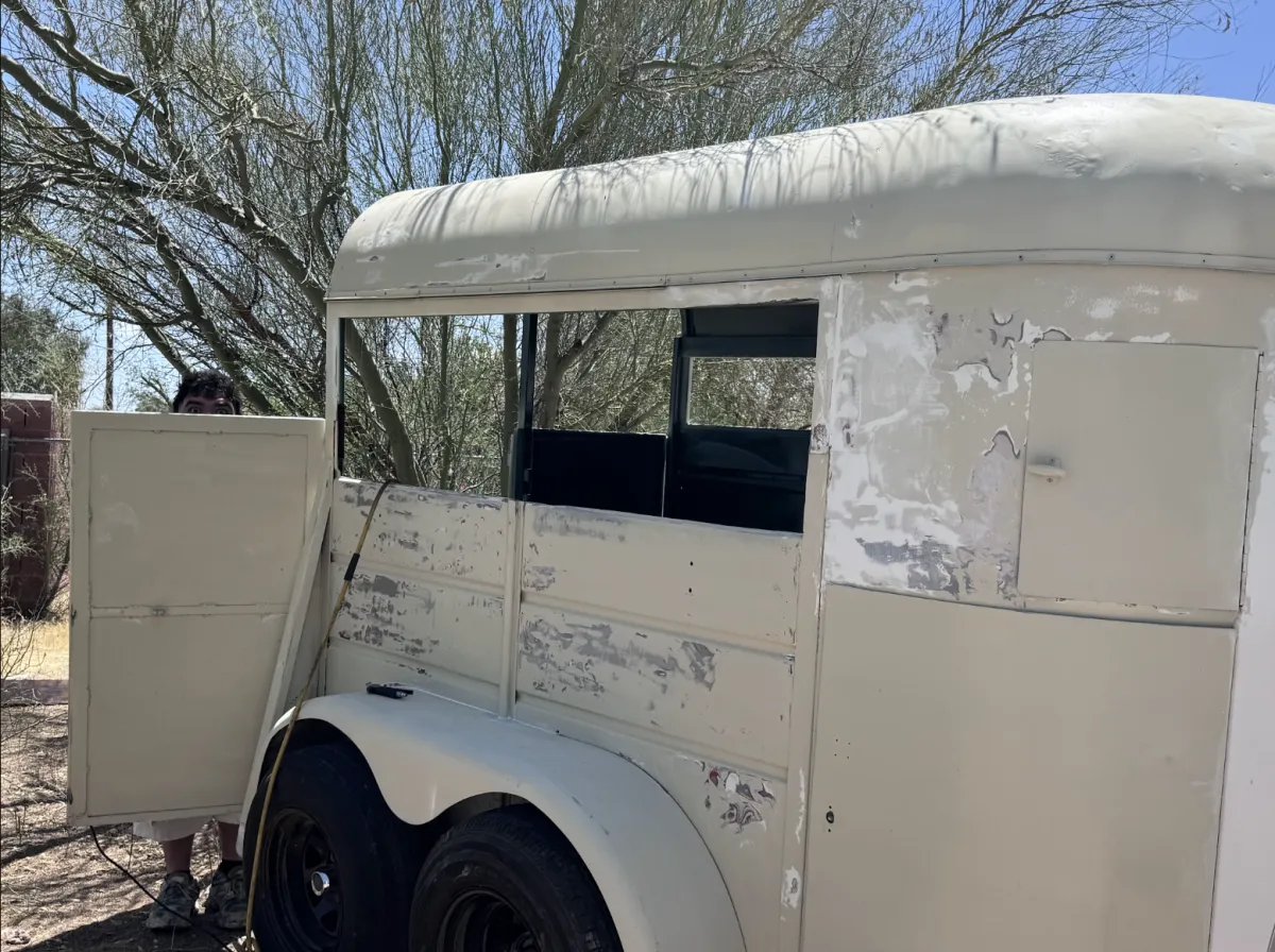 exterior house painters Tucson, home exterior painting, Phoenix painting contractor, siding painting AZ, outdoor house painting, weatherproof house paint Tucson, curb appeal painting contractor, residential exterior painters, long-lasting exterior paint Tucson