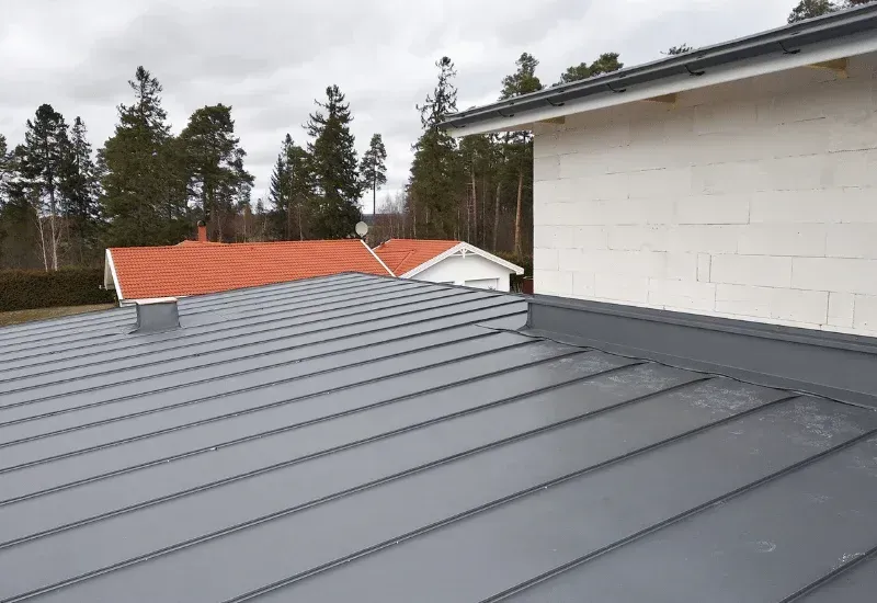 Metal roof installation and maintenance in Calgary, Canada