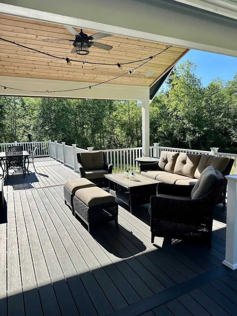 Custom deck building in Issaquah by General Dynamics Contracting with high-quality materials and expert craftsmanship.