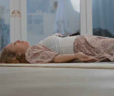 Frau in Rückenlage | Verbundener Atem