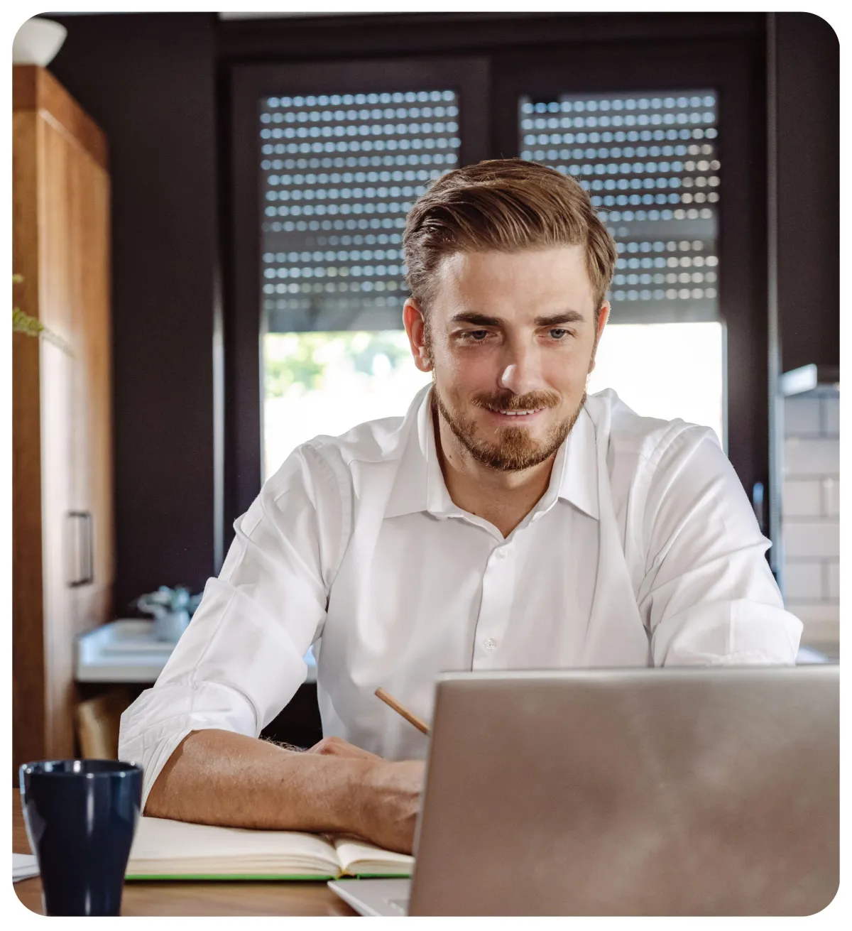 An Entrepreneur working with Jetset Creative Agency Online