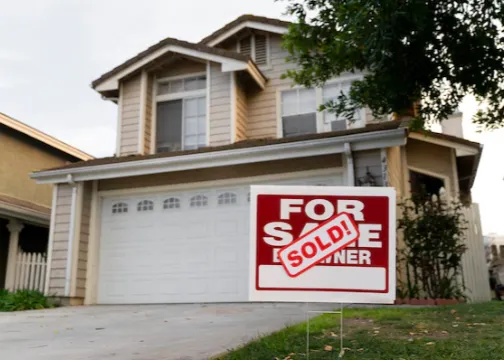 What Happens at Closing When You Sell Your Houston Home for Cash?
