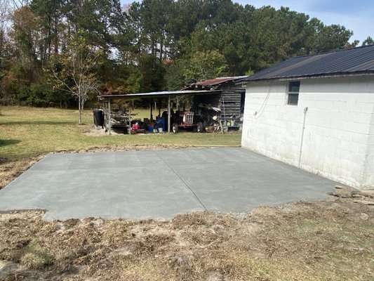 Florence Concrete builds and installs Patio