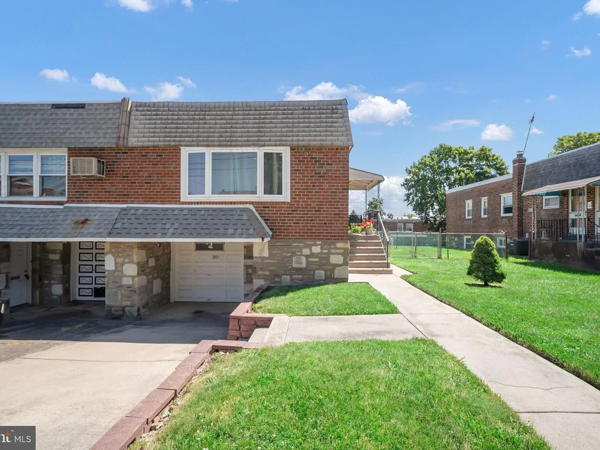 Lafayette Concrete builds and installs driveways.