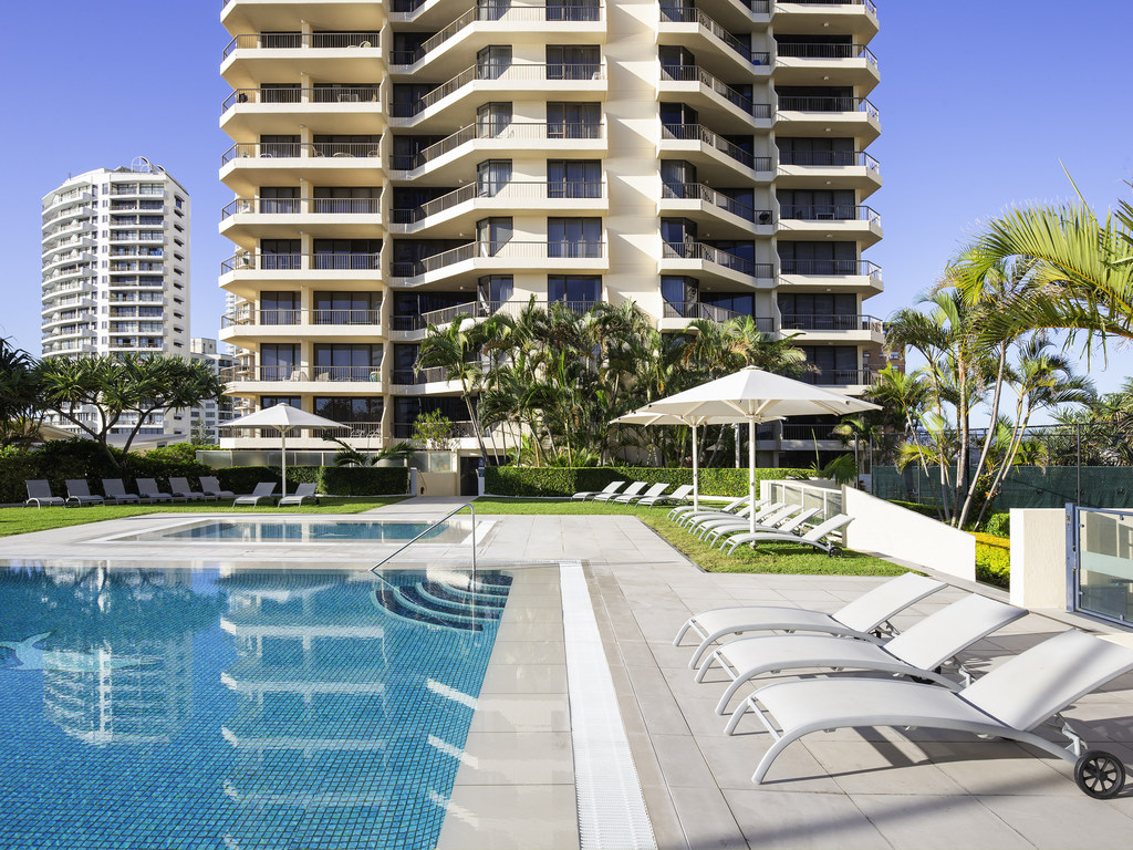 Short-Stay vs Long-Term Rental on the Gold Coast: Which Makes More Money? | Gold Coast Short Stays