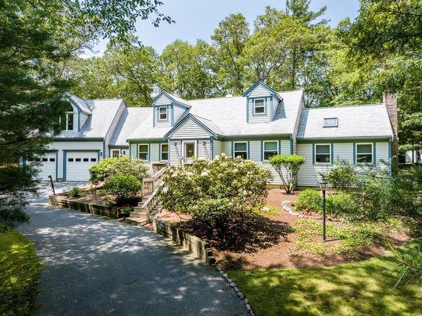 Barnstable Concrete builds and installs Driveway