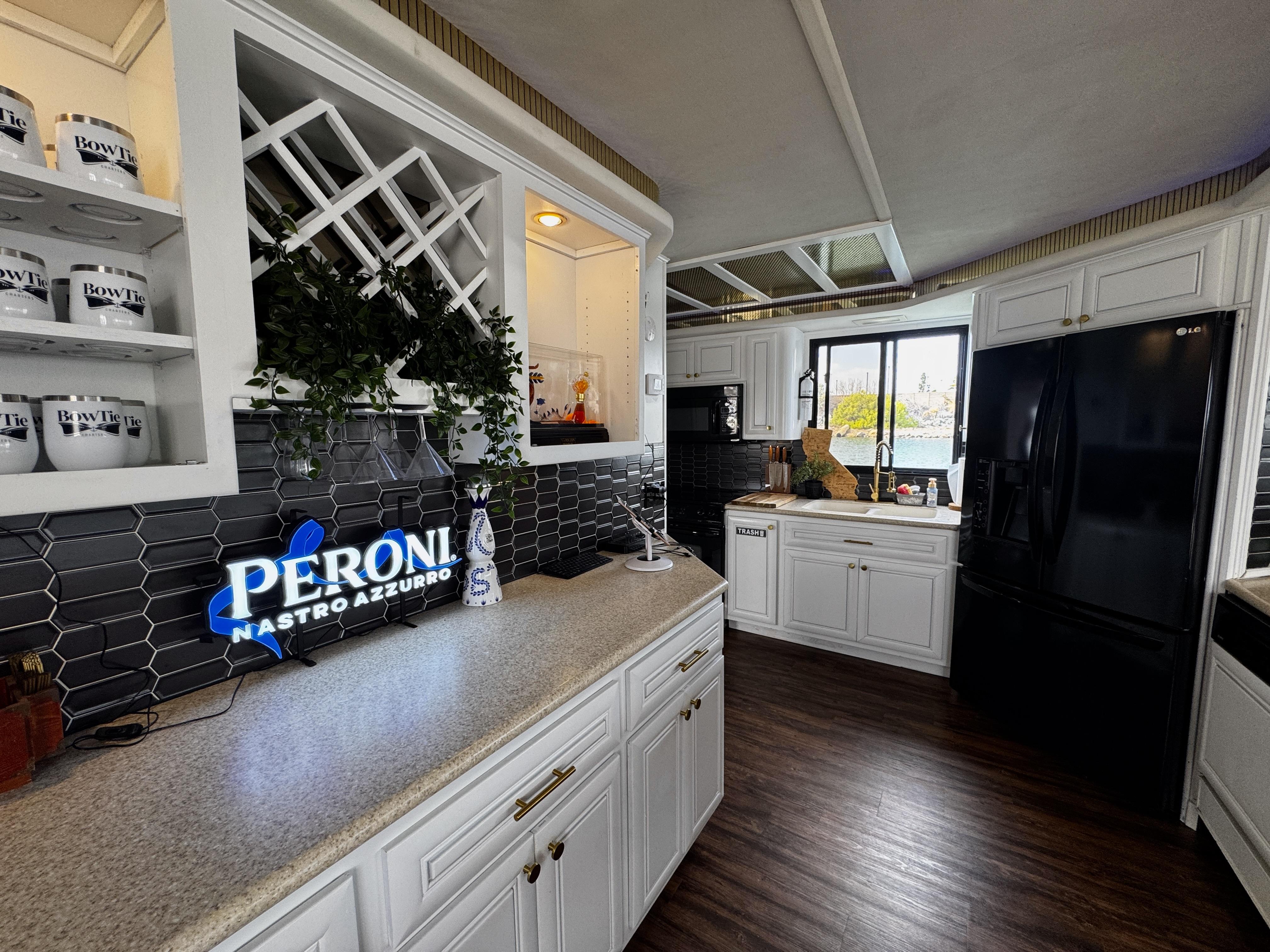 Full Size Kitchen