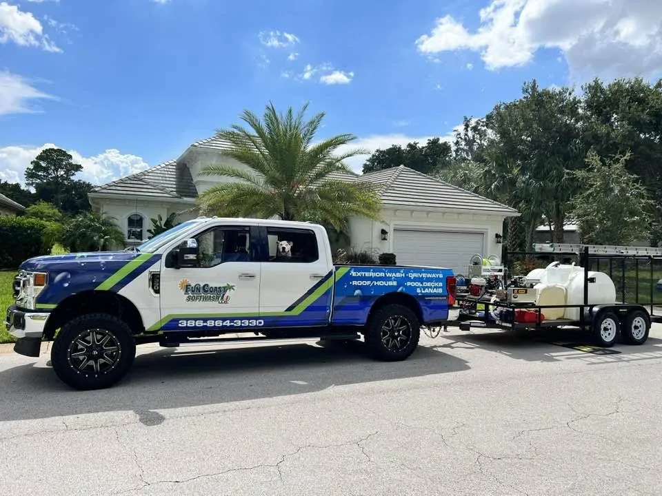 Cleaning Your Florida Roof—Soft Wash or Pressure Wash?