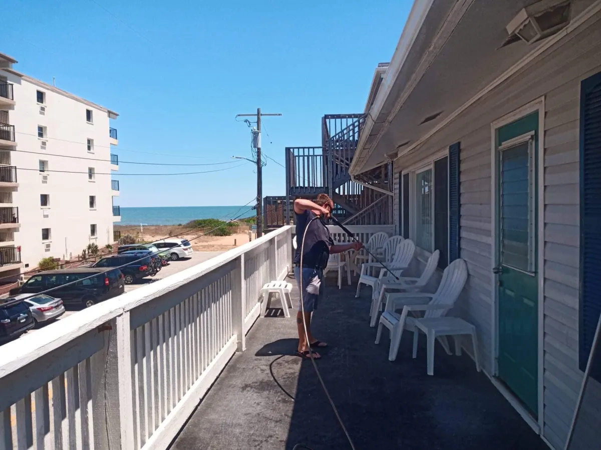 Wilson Window Washing your low cost, reliable and professional window cleaning in the Palm Coast, Bunnell and Flagler Beach areas. 