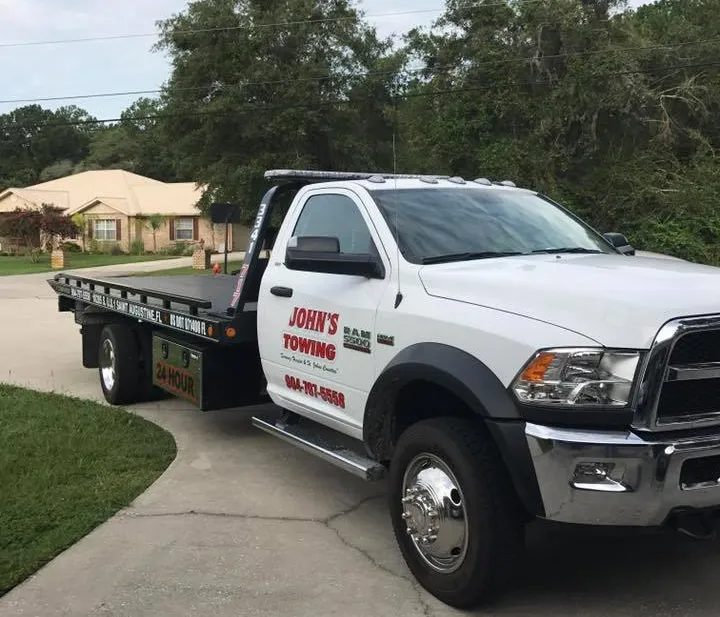 tow truck in Daytona Beach, FL