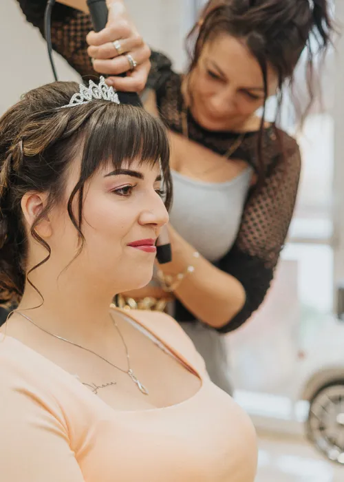 Modern fodrászszalon belső tér Pilisen – Orbán Anetta Fodrászat